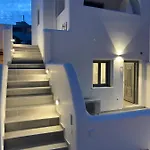 Petran * Fira (Santorini)